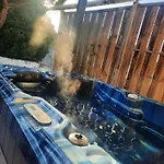 15' Cité De Carcassonne, Au Calme, Petit-déjeuner Et Jacuzzi En Supplément