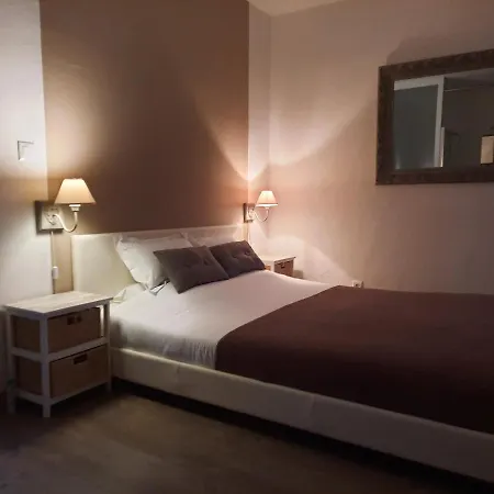 15min De La Cite De Carcassonne Dans Petit Village, Au Calme, Petit-dejeuner Et Jacuzzi En Supplement Malves-en-Minervois