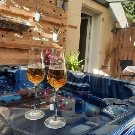 15min De La Cite De Carcassonne Dans Petit Village, Au Calme, Petit-dejeuner Et Jacuzzi En Supplement