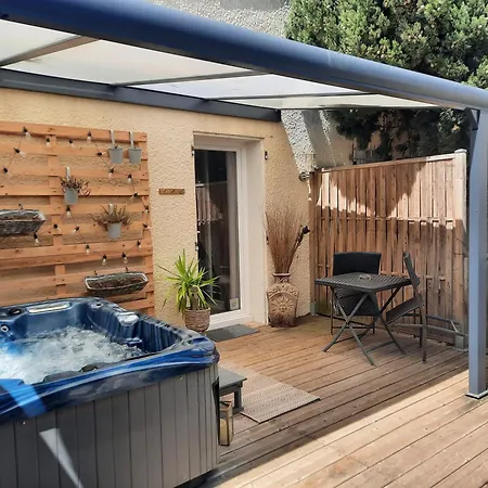 15' Cité De Carcassonne, Au Calme, Petit-déjeuner Et Jacuzzi En Supplément