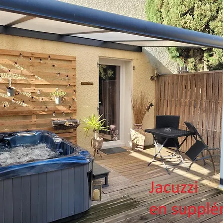 15' Cité De Carcassonne, Au Calme, Petit-déjeuner Et Jacuzzi En Supplément Pensión