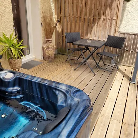 15min De La Cite De Carcassonne Dans Petit Village, Au Calme, Petit-dejeuner Et Jacuzzi En Supplement