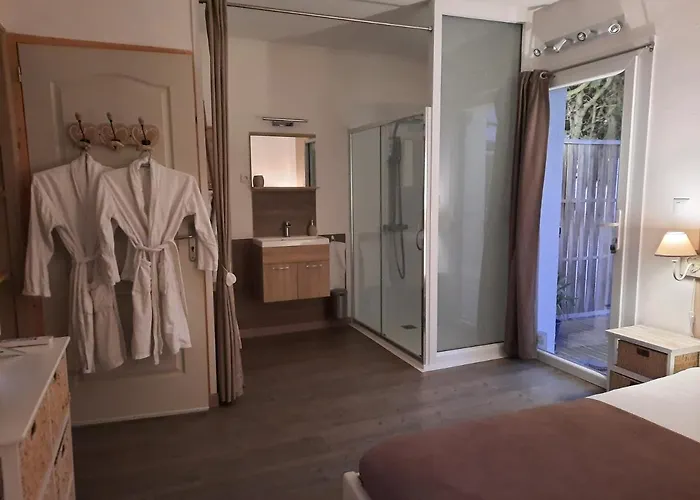 15min De La Cite De Carcassonne Dans Petit Village, Au Calme, Petit-dejeuner Et Jacuzzi En Supplement 3* Malves-en-Minervois