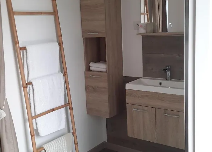 ゲストハウス 15min De La Cite De Carcassonne Dans Petit Village, Au Calme, Petit-dejeuner Et Jacuzzi En Supplement Malves-en-Minervois