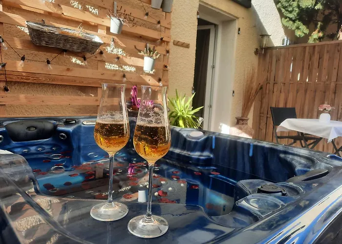 15min De La Cite De Carcassonne Dans Petit Village, Au Calme, Petit-dejeuner Et Jacuzzi En Supplement