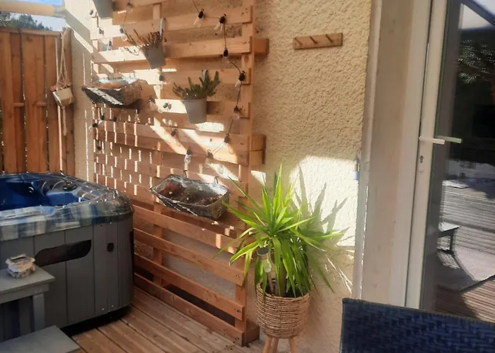 ゲストハウス 15min De La Cite De Carcassonne Dans Petit Village, Au Calme, Petit-dejeuner Et Jacuzzi En Supplement