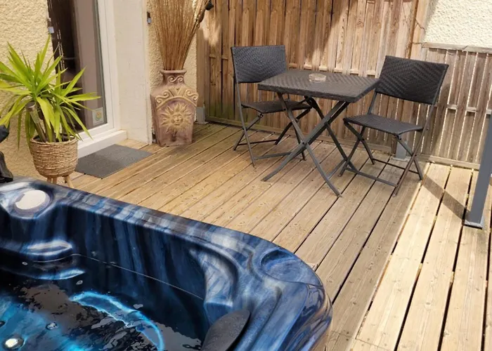 15min De La Cite De Carcassonne Dans Petit Village, Au Calme, Petit-dejeuner Et Jacuzzi En Supplement
